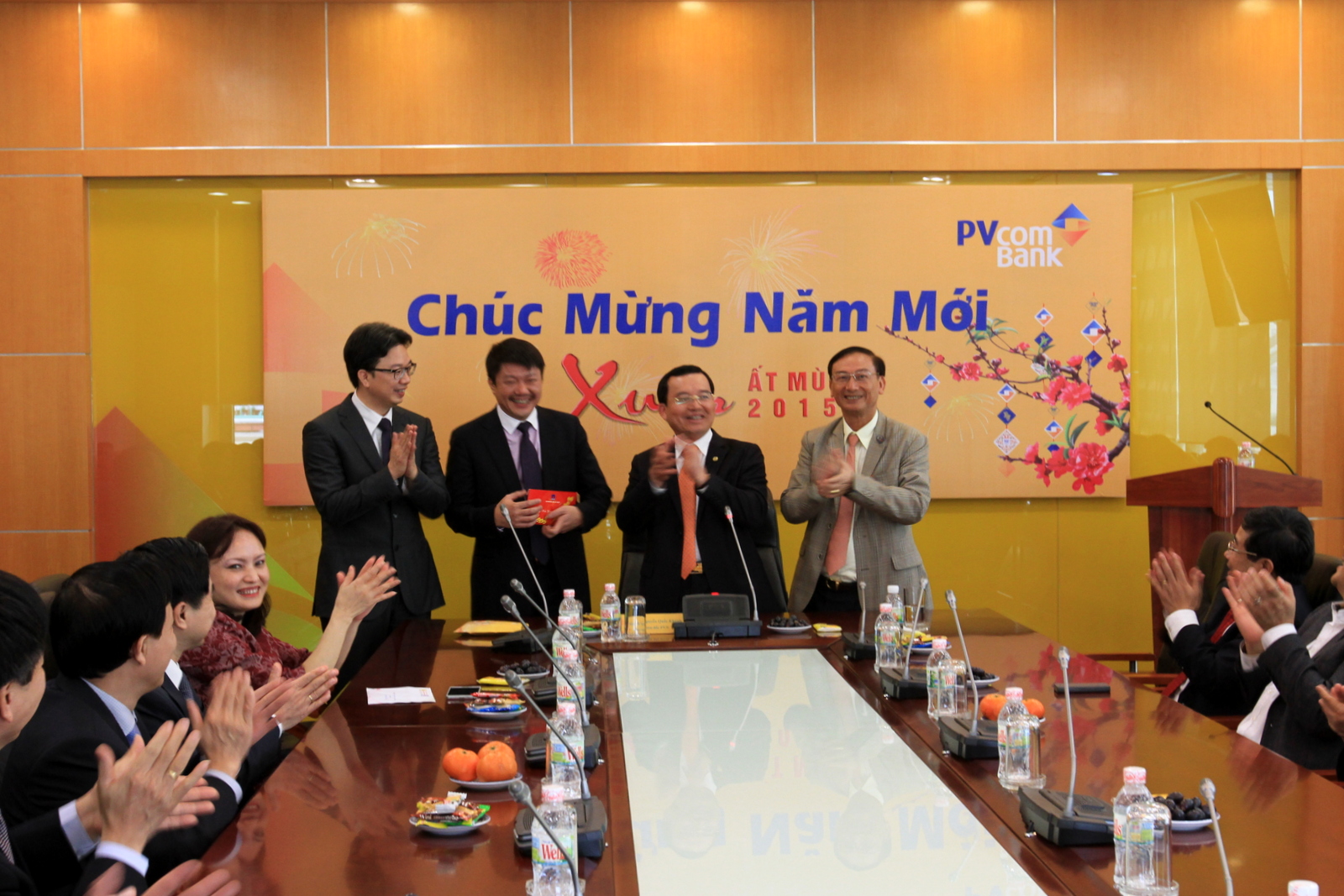 Lanh dao PVN chuc mung nam moi PVcomBank